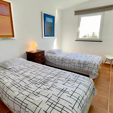 شقة Apartamento T2 Com Terraco Grande *