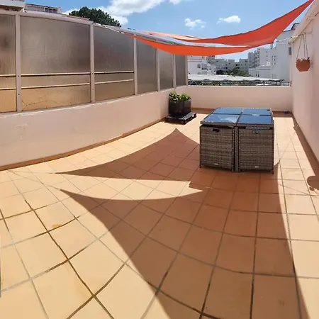 Apartamento T2 Com Terraco Grande Lägenhet